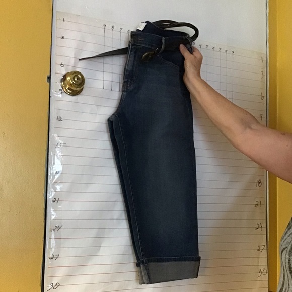 LEVI 5 pocket CAPRI jeans, Sz 10, blue, Peddle Pushers, ..includes belt, NWOT - Picture 2 of 8